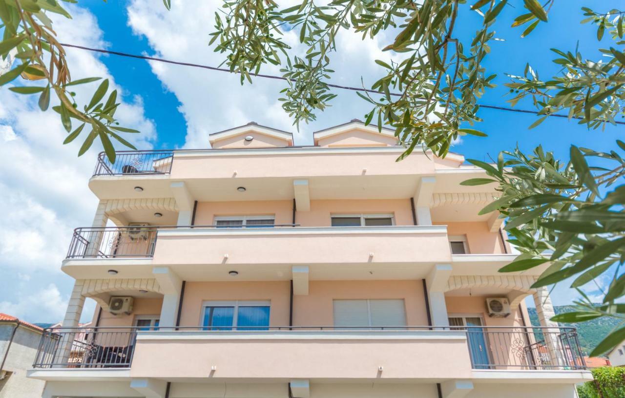 Villa Apartments Kordic Kaštela Exterior foto