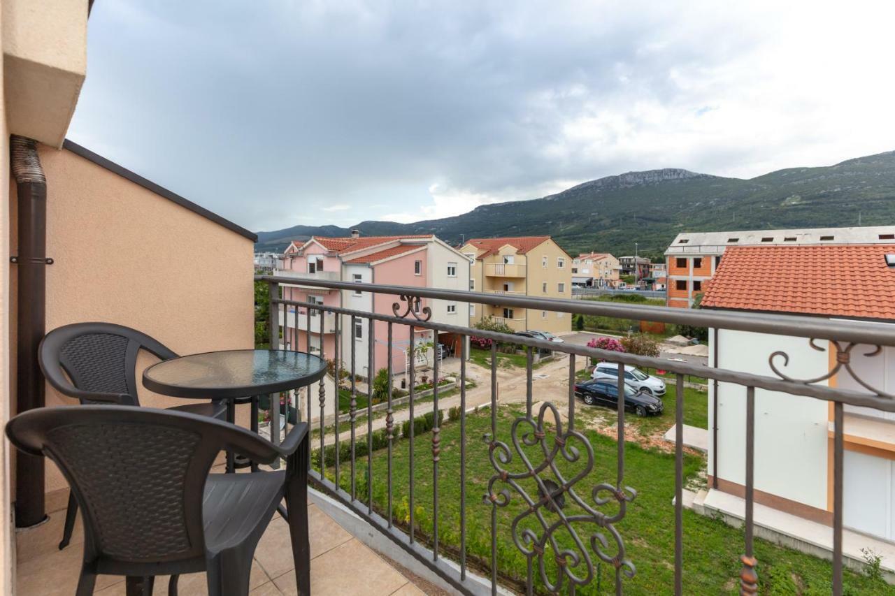Villa Apartments Kordic Kaštela Exterior foto