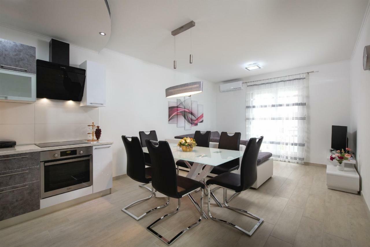 Villa Apartments Kordic Kaštela Exterior foto